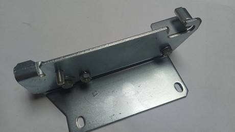 Schienenhalterung links mont.